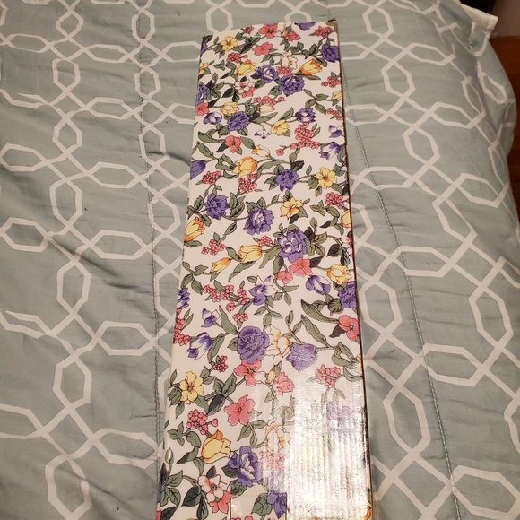 Wimbledon collection porcelain doll - Picture 2 of 5